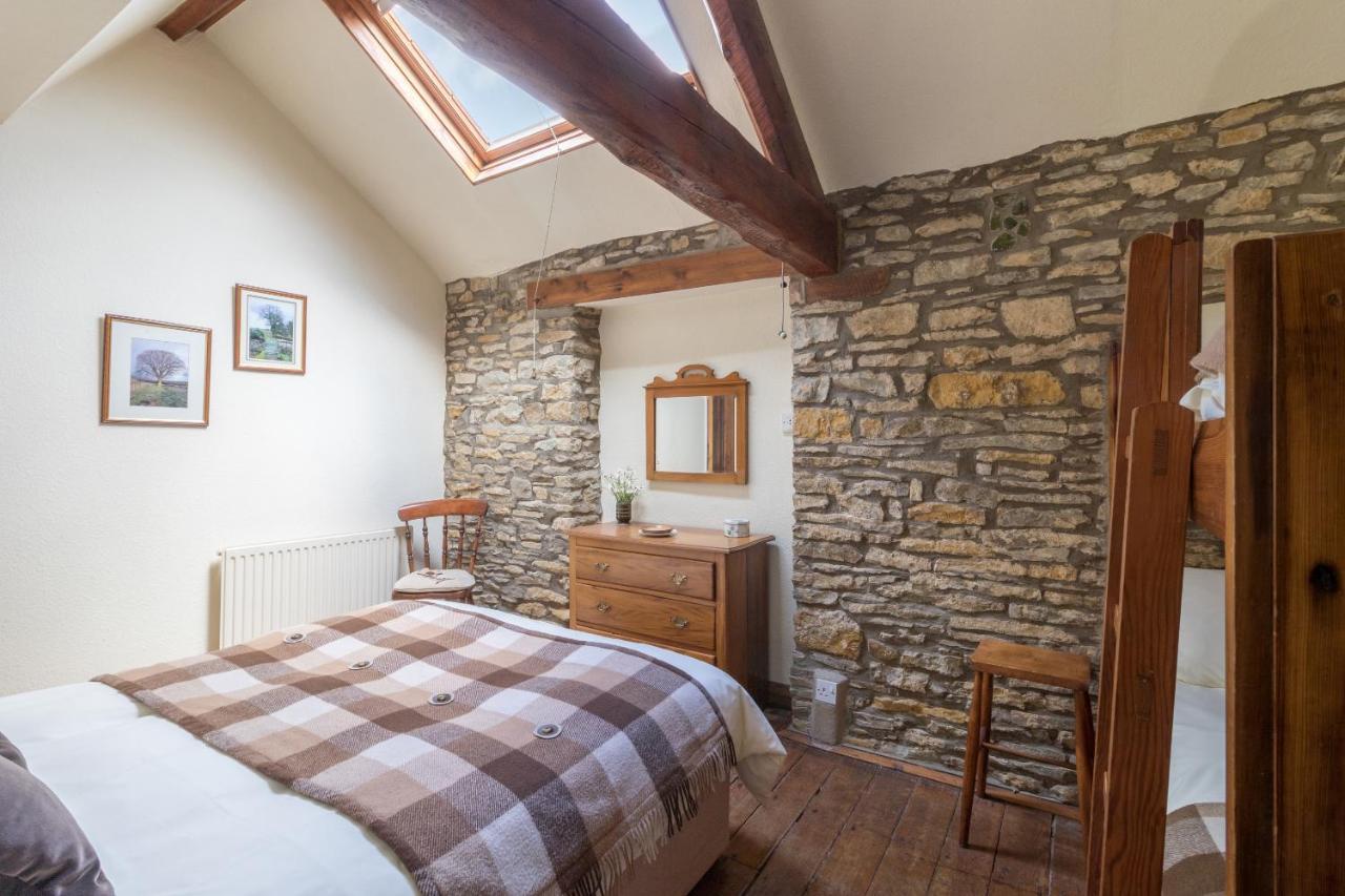 Phlomis Villa York Exterior photo